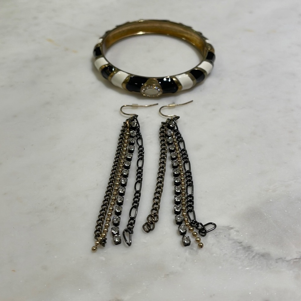 Woman’s jewelry set